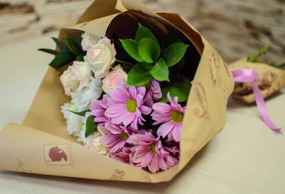 Букет цветов из: Розы и Хризантемы в Казгулаке