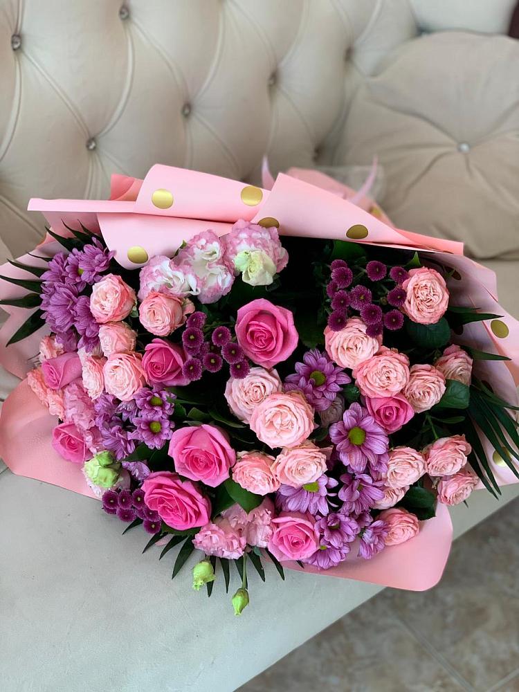 Букет цветов из: Хризантемы, Розы и Лизиантусы в Казгулаке