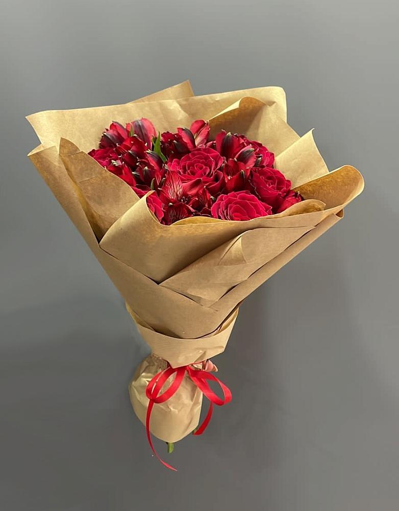 Букет цветов из: Альстромерии и Розы в Казгулаке