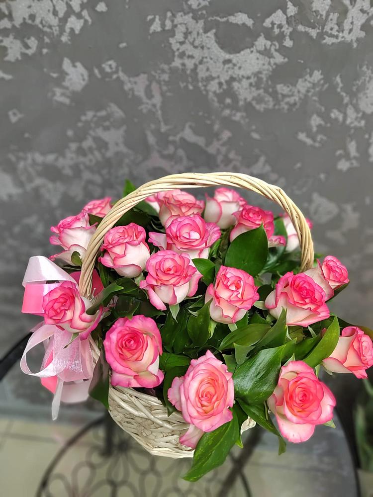 Цветочная композиция из Розы в корзине в Казгулаке