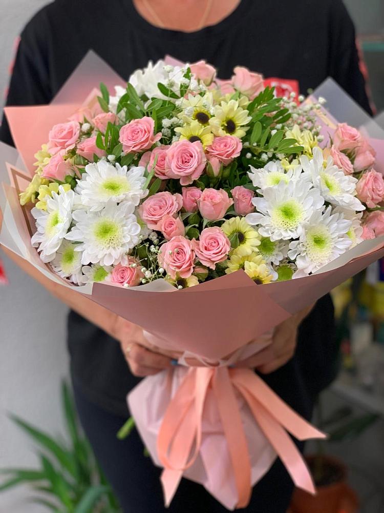 Букет цветов из: Розы и Хризантемы в Казгулаке