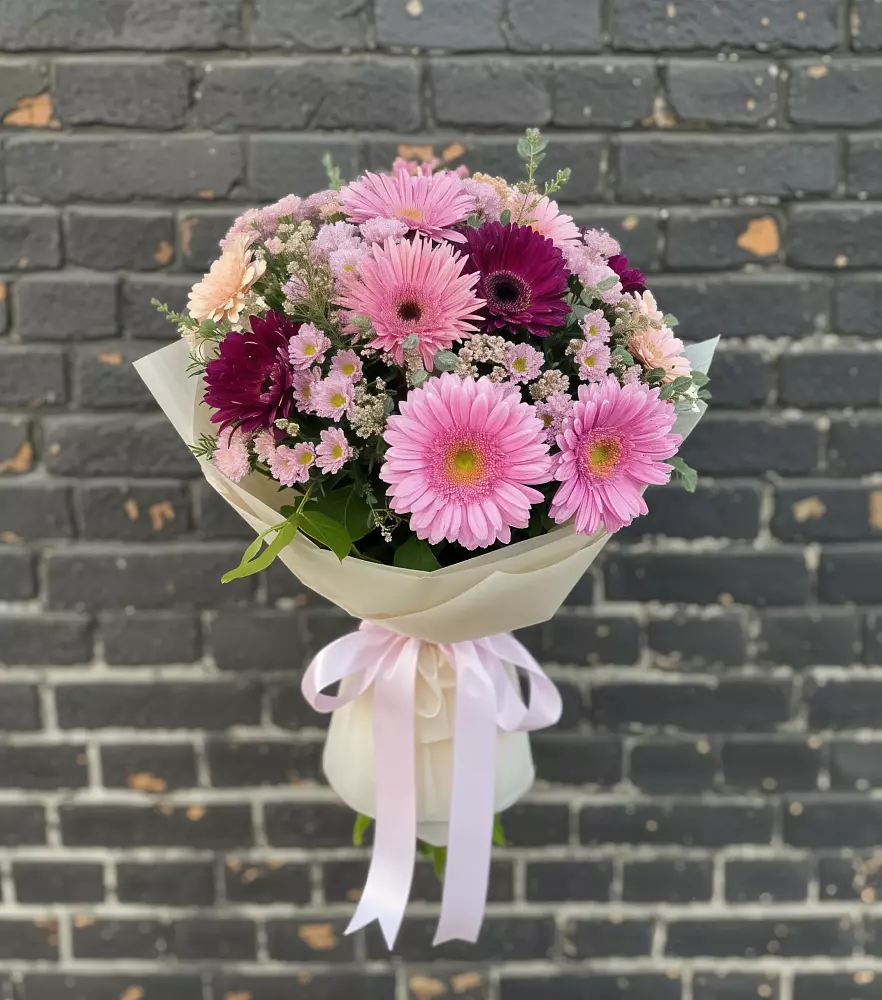 Букет цветов из: Герберы и Хризантемы в Казгулаке