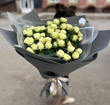 Букет Белые кустовые розы Солинеро в Казгулаке