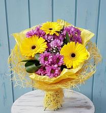 Букет цветов из:  Хризантемы и Герберы в Казгулаке