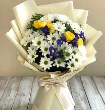 Букет цветов из:  Ирисы, Хризантемы и Розы в Казгулаке