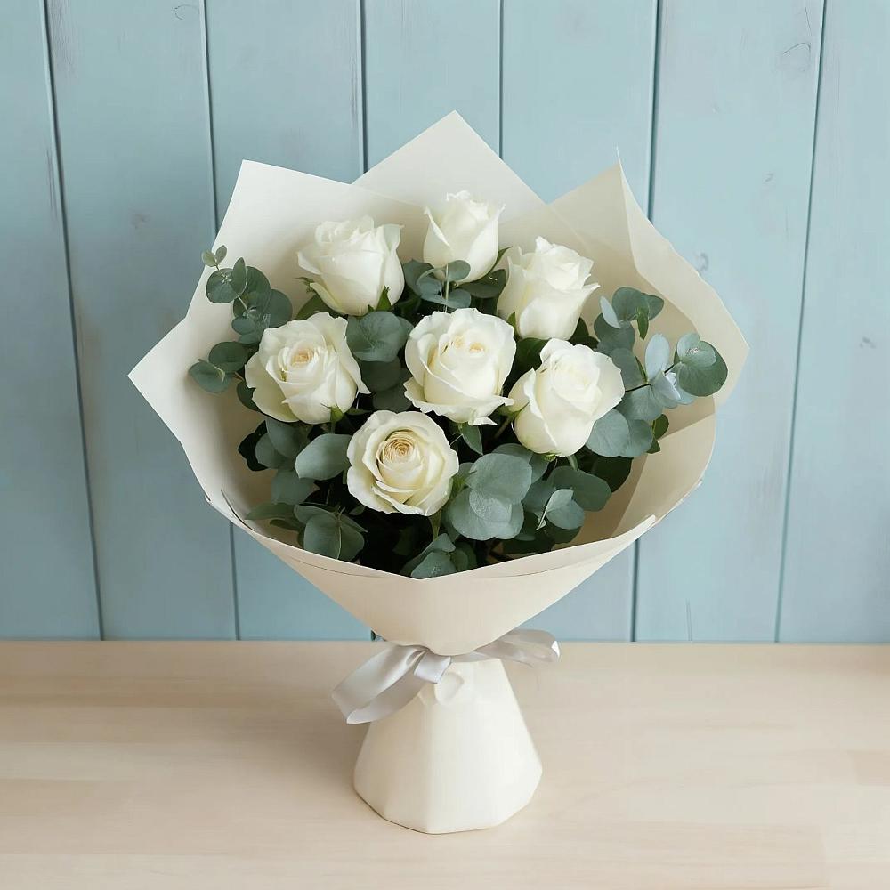 Букет Белые розы в Эвкалипте в Казгулаке