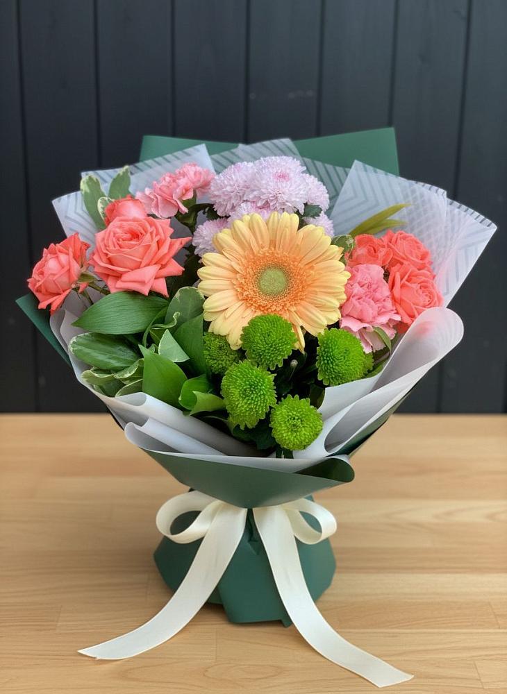 Букет цветов из: Гвоздики, Розы, Герберы и Хризантемы в Казгулаке