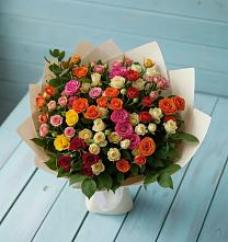 Букет Микс из разноцветных кустовых роз в Казгулаке